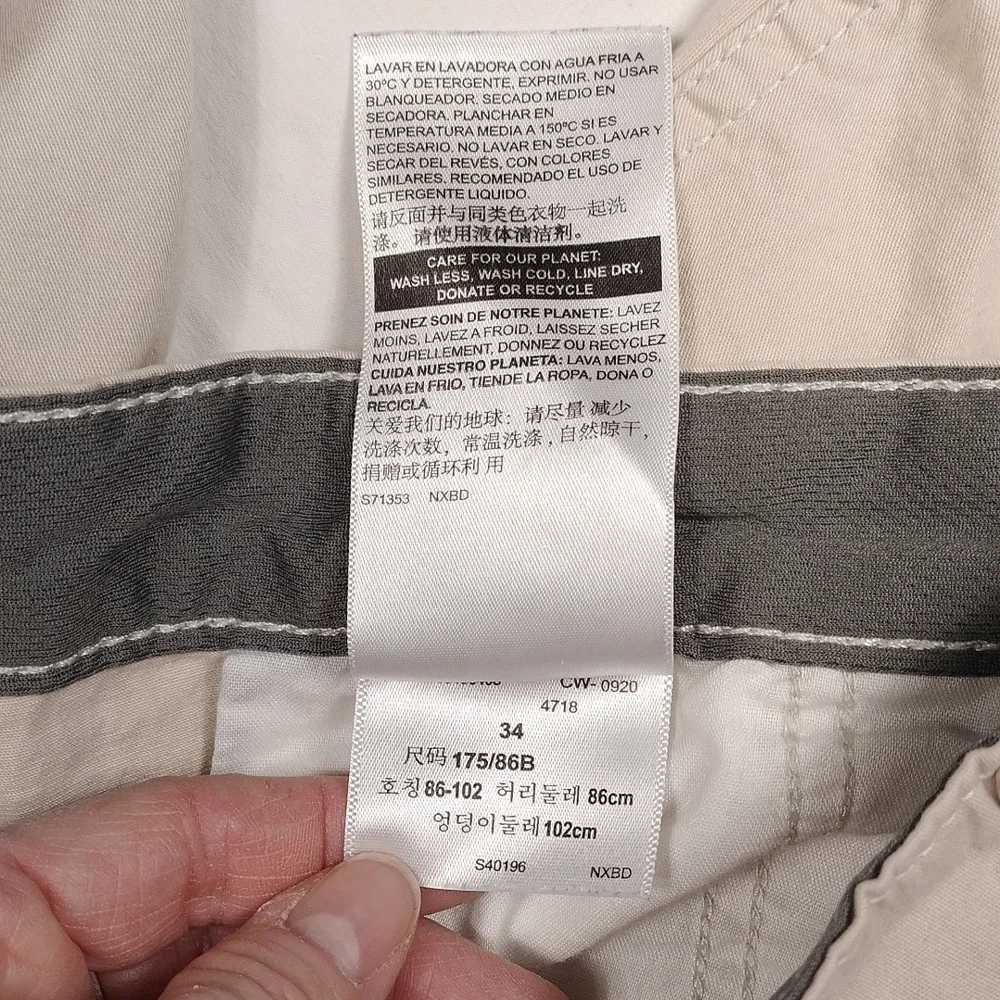 Signature Gold by Levi's men's shorts size 34